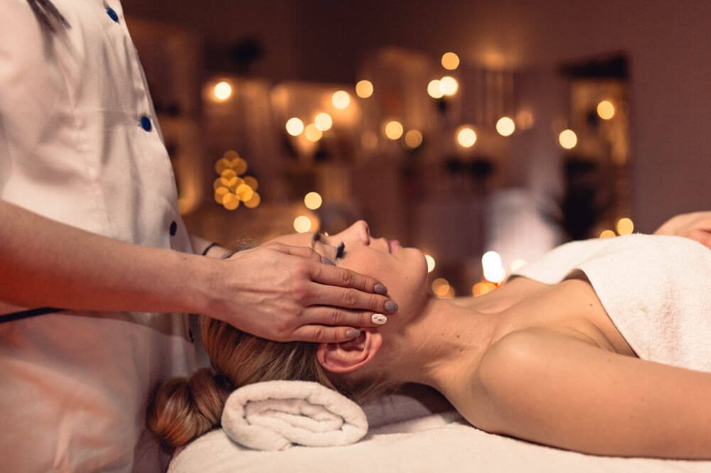 016-Spa-Therapist